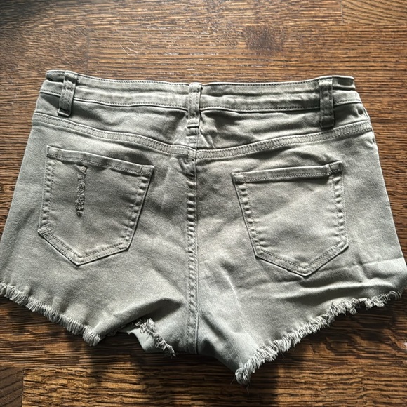 Army green denim short shorts - Picture 2 of 3